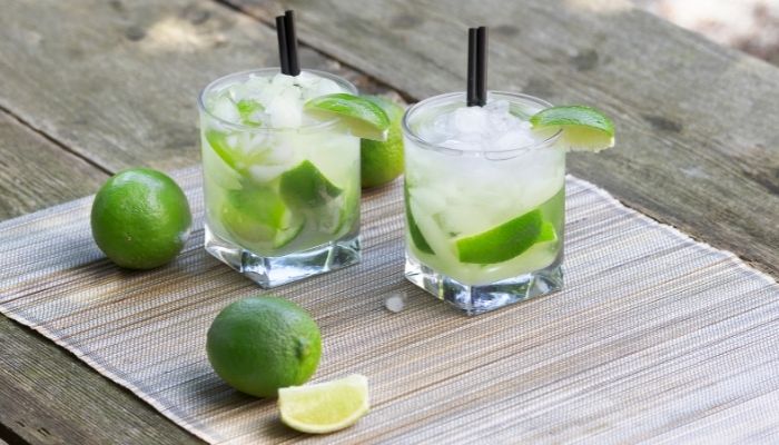 Caipirinha de limão com vodka