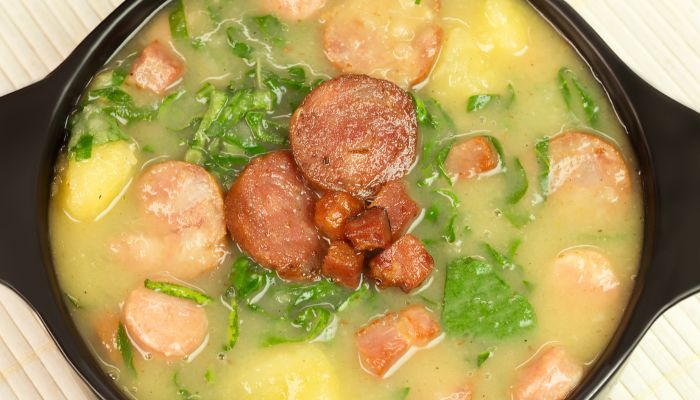 caldo verde com linguiça